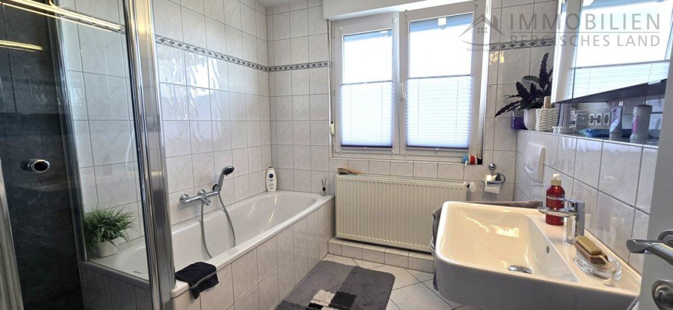 Badezimmer Doppelhaush�lfte H�ckeswagen