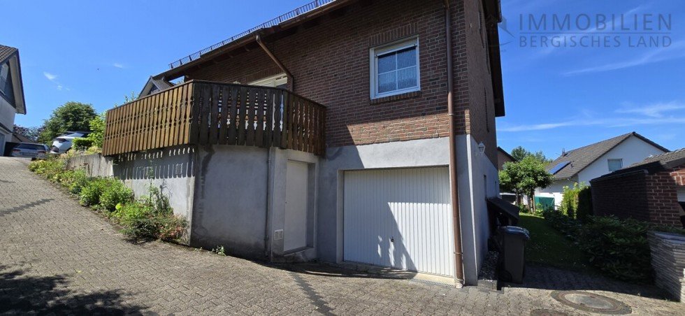 Zufahrt Garage Einfamilienhaus H�ckeswagen