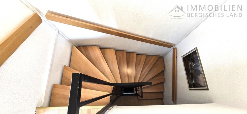 Innentreppe Doppelhaush�lfte H�ckeswagen