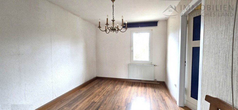 Zimmer 5 OG Mehrfamilienhaus H�ckeswagen