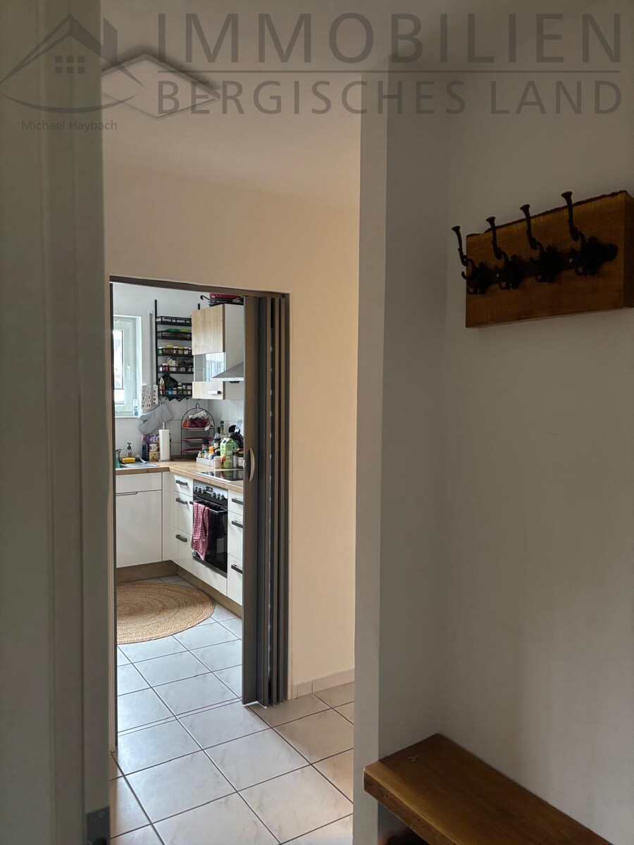 Diele Souterrainwohnung H�ckeswagen
