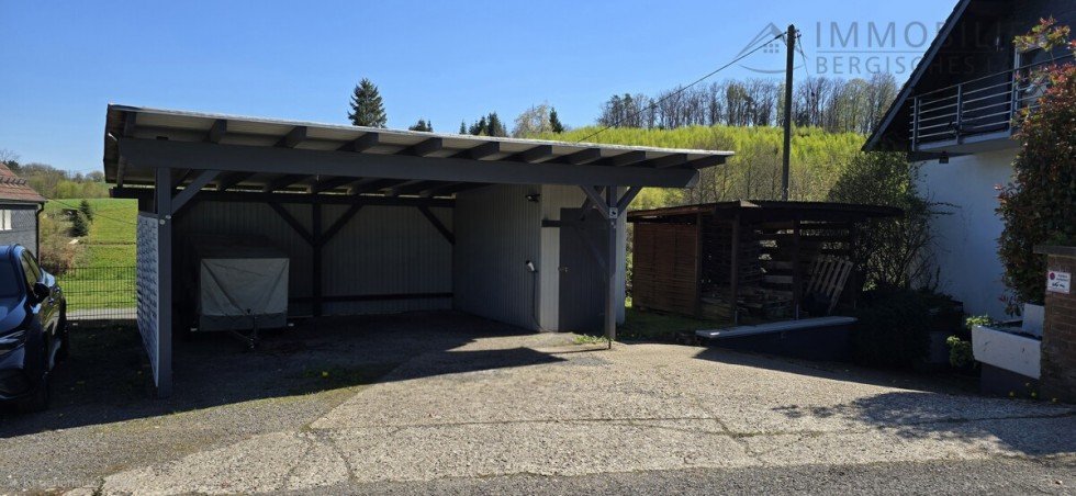 Doppelcarport mit Abstellraum Einfamilienhaus H�ckeswagen