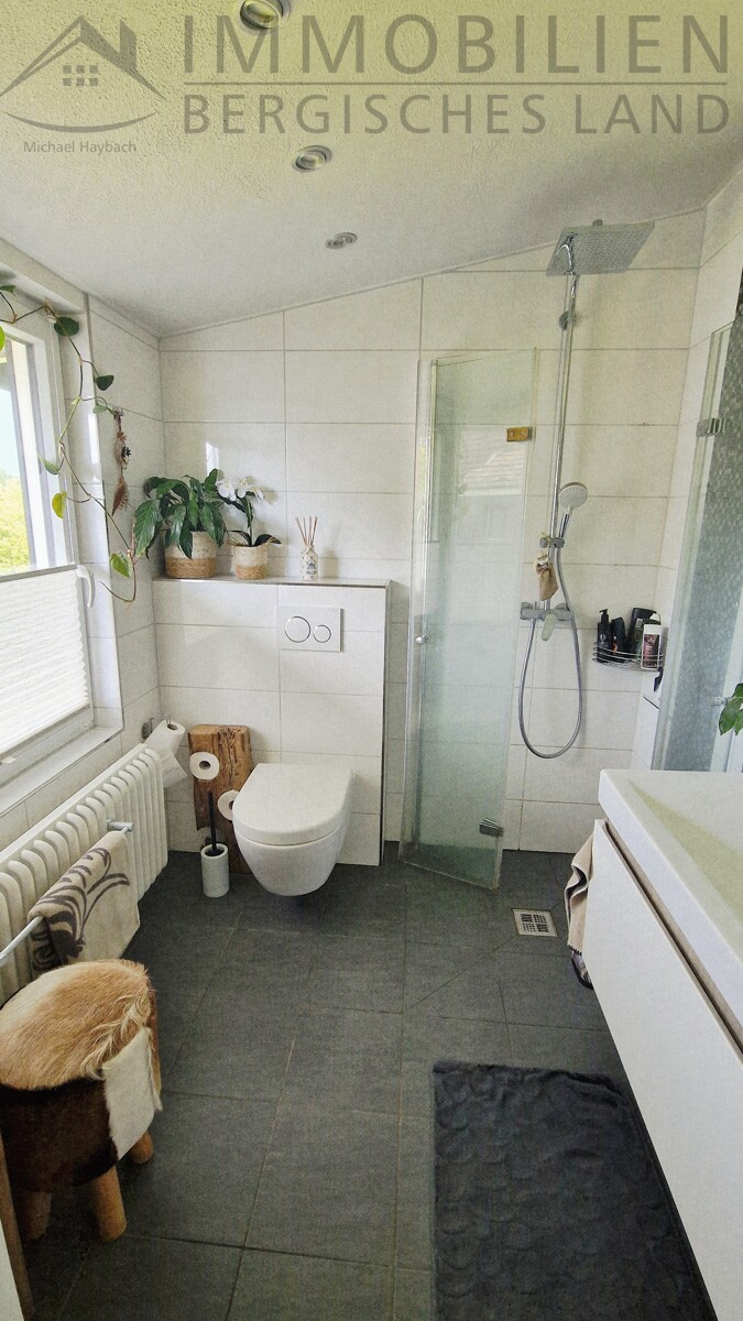 Badezimmer OG Doppelhaush�lfte Wermelskirchen