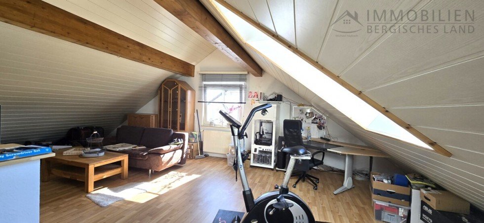 Dachstudio Doppelhaush�lfte H�ckeswagen