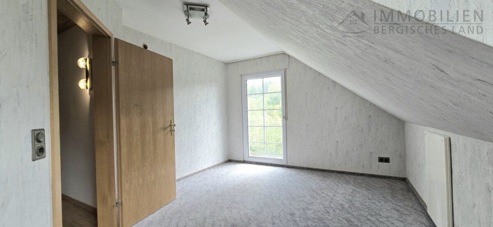 Kind Einfamilienhaus H�ckeswagen
