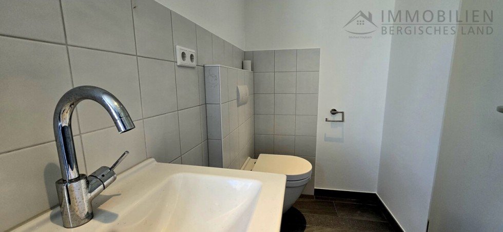 Badezimmer Erdgeschosswohnung H�ckeswagen