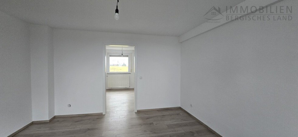 Zimmer DG Einfamilienhaus H�ckeswagen