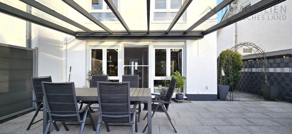 �berdachte Terrasse.. Doppelhaush�lfte H�ckeswagen