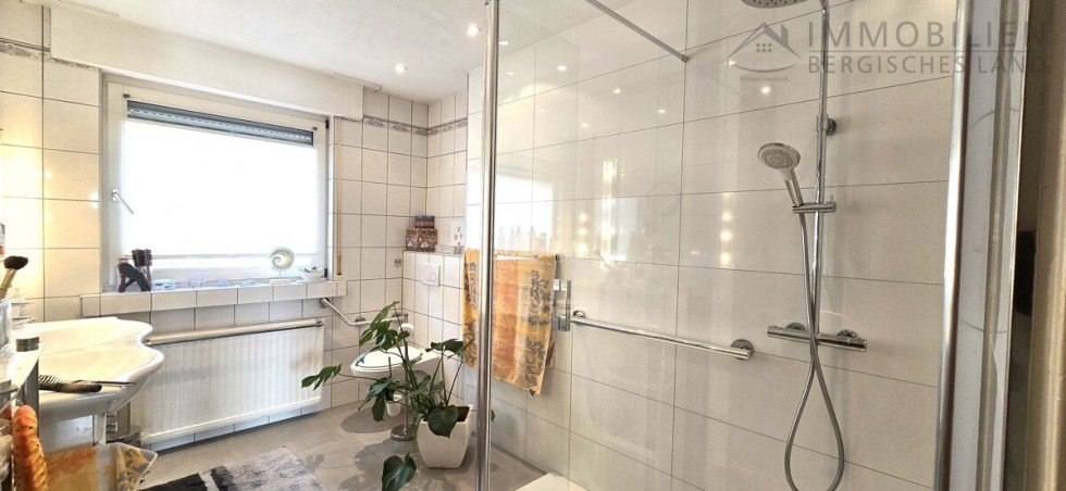 Duschbad OG Reihenendhaus H�ckeswagen