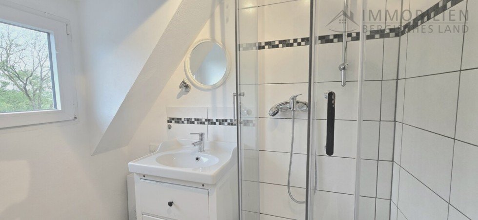 Duschbad Dachgeschosswohnung H�ckeswagen