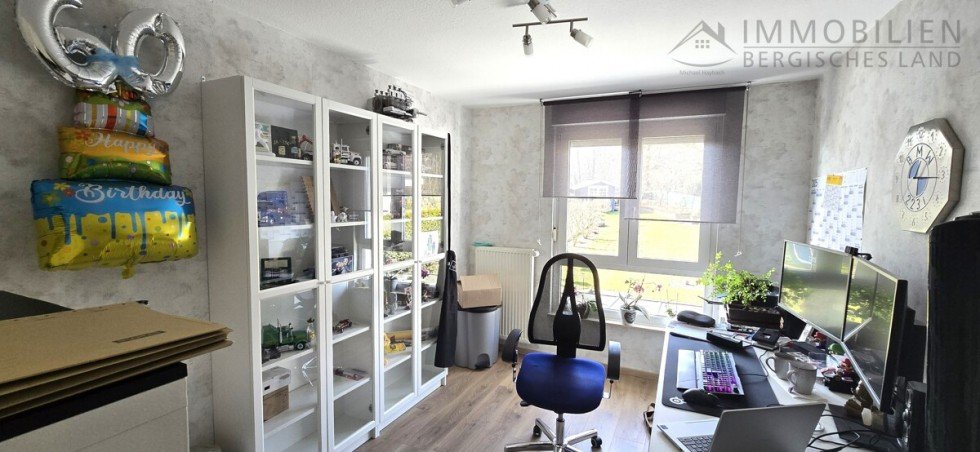 Kind 2 - Arbeiten Doppelhaush�lfte H�ckeswagen