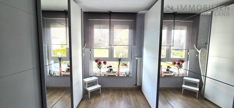 Kind 1 - Ankleide Doppelhaush�lfte H�ckeswagen