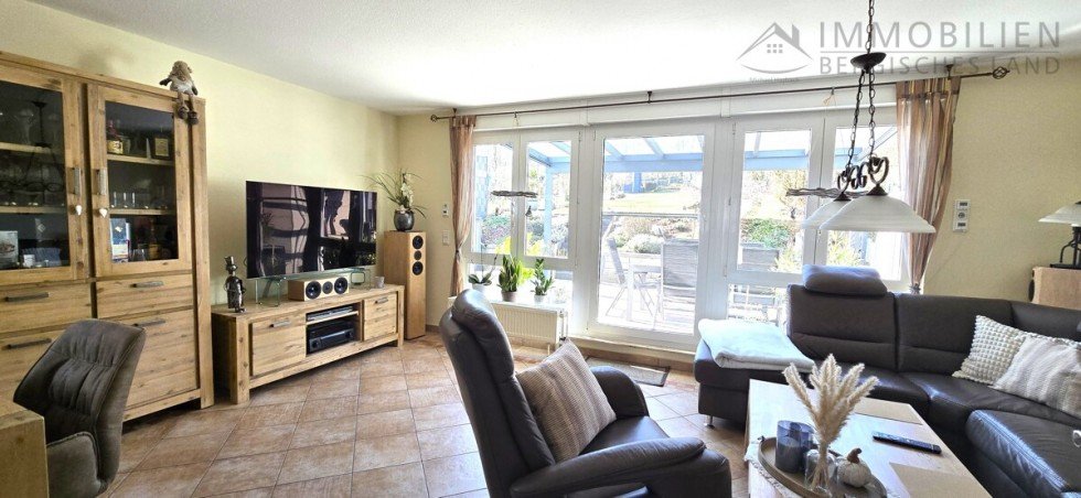 Wohn- und Esszimmer Doppelhaush�lfte H�ckeswagen