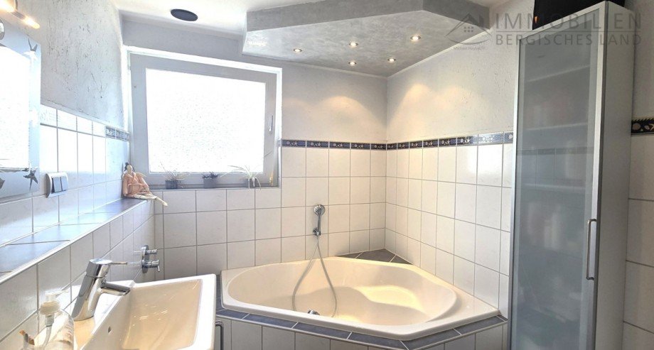 Badezimmer OG Reiheneckhaus H�ckeswagen