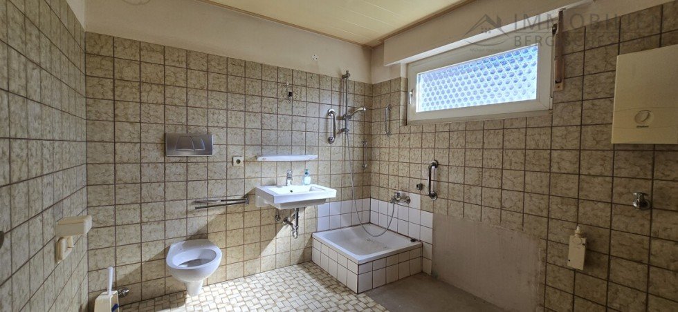 Badezimmer Erdgeschosswohnung H�ckeswagen