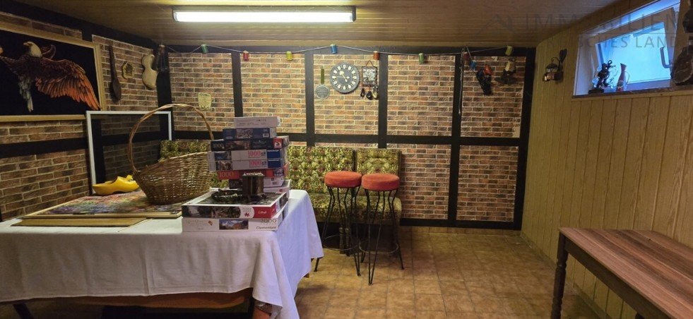 Kellerbar Reihenendhaus H�ckeswagen