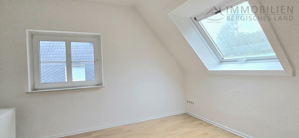 Schlafzimmer Dachgeschosswohnung H�ckeswagen