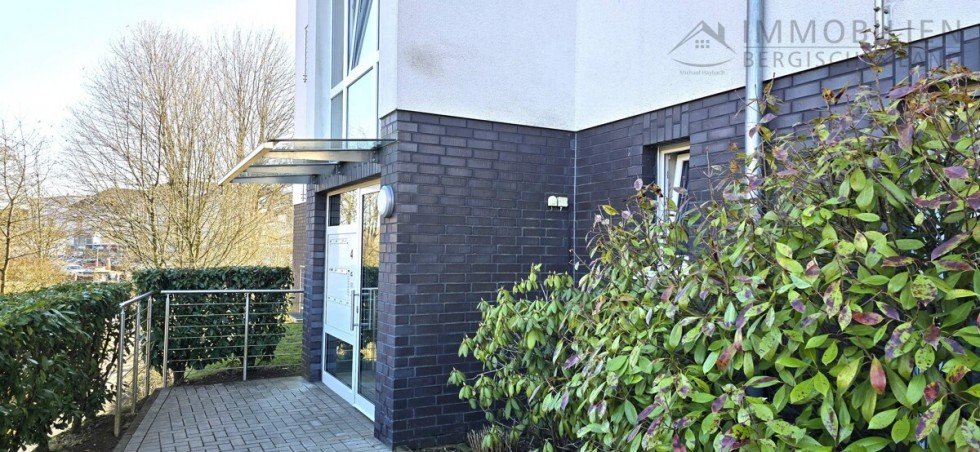 Eingangsansicht Etagenwohnung H�ckeswagen