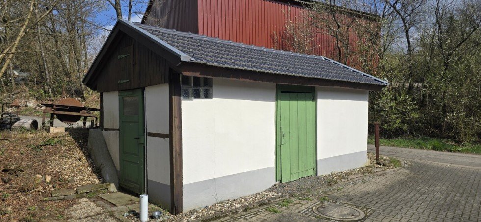 Ger�umiger Abstellschuppe Erdgeschosswohnung H�ckeswagen