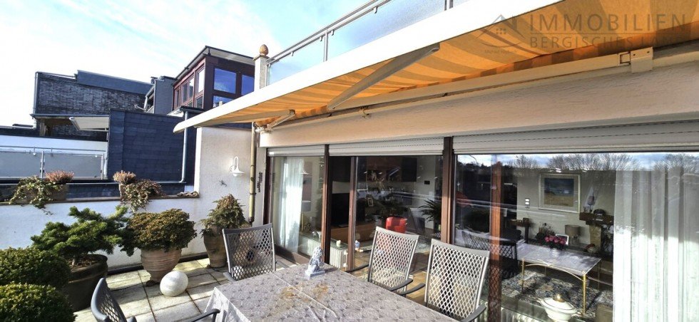 Terasse vor Wohnzimmer Reihenendhaus H�ckeswagen