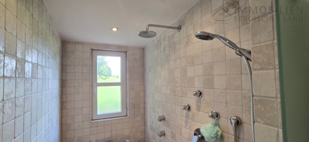 Wellnessdusche Einfamilienhaus H�ckeswagen