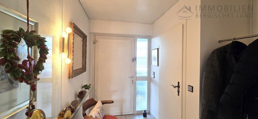 Eingangsdiele Reihenendhaus H�ckeswagen