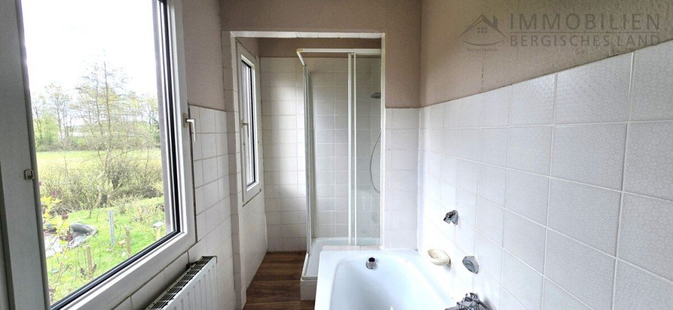 Bad OG Mehrfamilienhaus H�ckeswagen