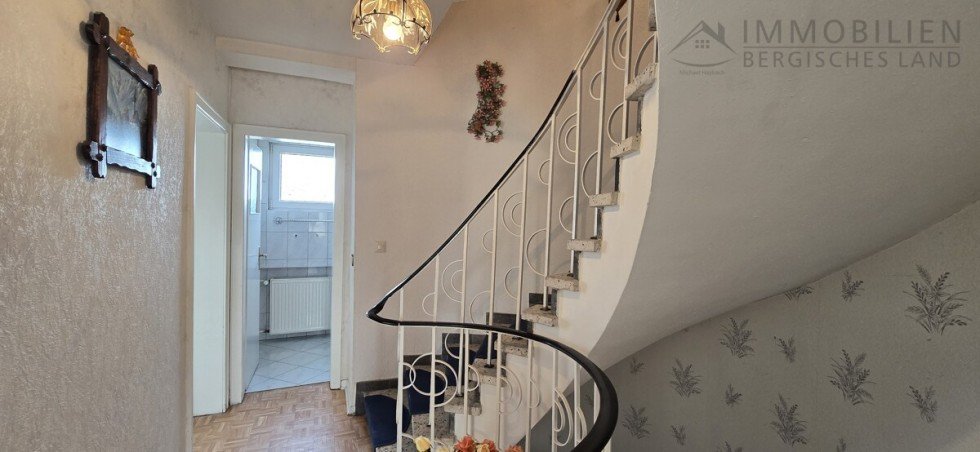 Flur OG Reihenendhaus H�ckeswagen